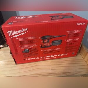 Milwaukee 1/4 sheet Palm Sander